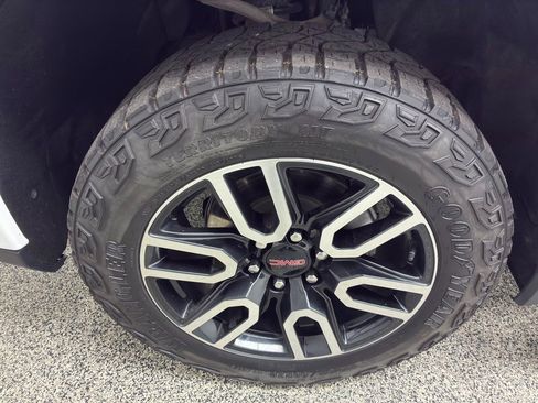 Used 2023 GMC Sierra 1500 AT4 w/ Technology Package image 13