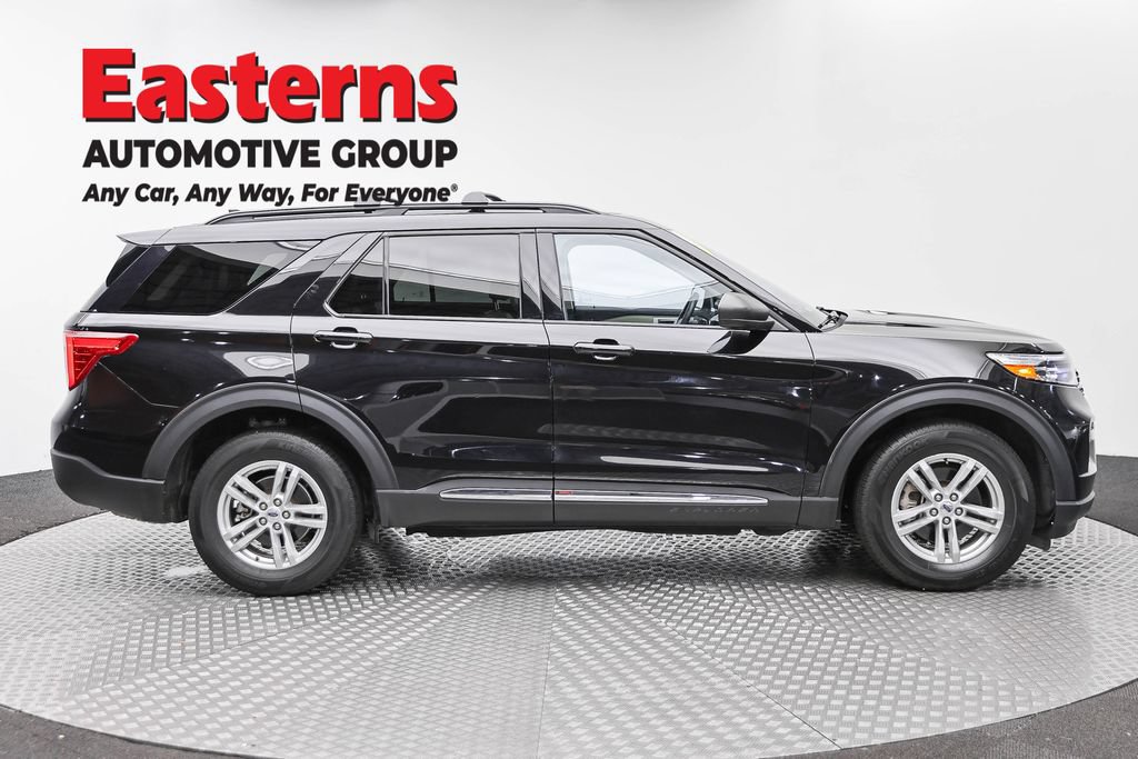 Used 2022 Ford Explorer XLT w/ Equipment Group 202A AWD/4WD image 6