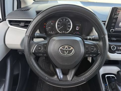 Used 2020 Toyota Corolla LE FWD image 13