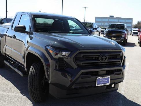 Used 2024 Toyota Tacoma SR image 4