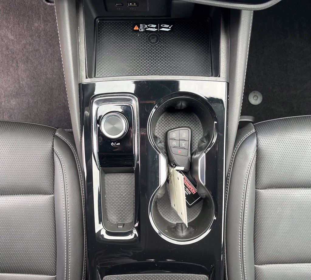 Used 2025 Buick Envision Preferred AWD/4WD image 25