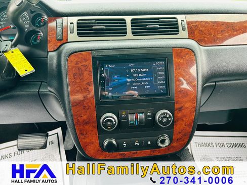 Used 2011 Chevrolet Avalanche LS w/ Convenience Package RWD image 21