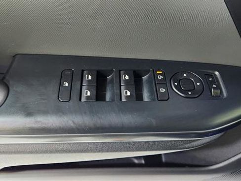 Used 2025 Kia K4 LXS image 18