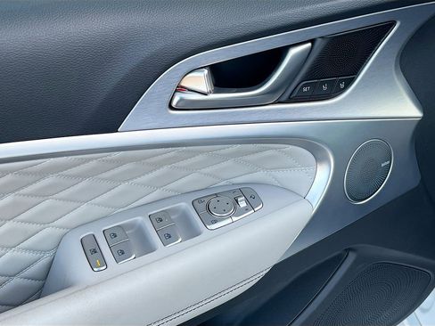 Used 2021 Genesis G70 3.3T w/ Prestige Package image 17