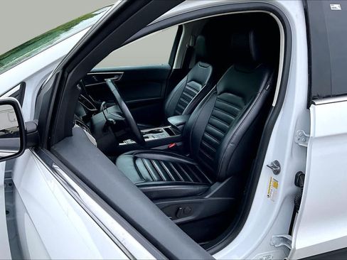 Used 2024 Ford Edge SEL AWD/4WD image 9