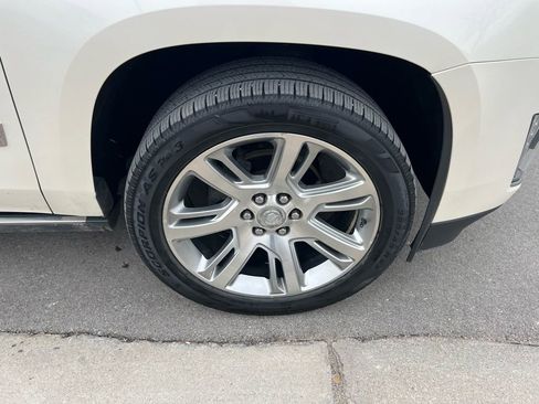 Used 2015 Cadillac Escalade Premium image 11