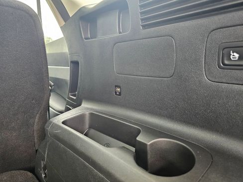 Used 2022 Kia Sorento S w/ Panoramic Sunroof Package FWD image 38