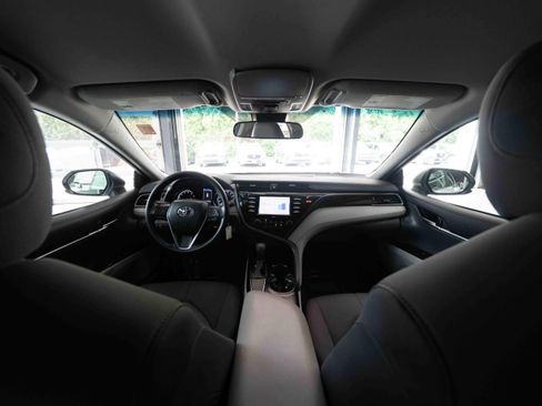 Used 2020 Toyota Camry LE FWD image 19