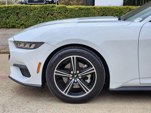 Used 2025 Ford Mustang Coupe image 9