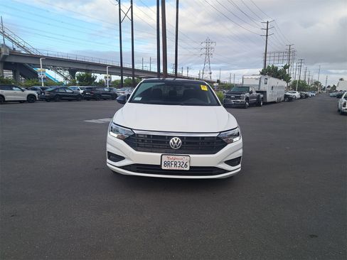 Used 2020 Volkswagen Jetta R-Line w/ R-Line Cold Weather Package image 2