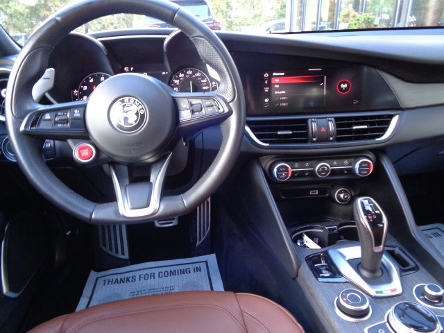 Used 2022 Alfa Romeo Giulia Ti AWD/4WD image 12