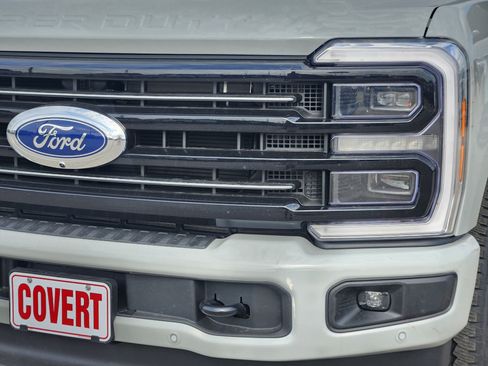 New 2026 Ford F250 Platinum w/ FX4 Off-Road Package AWD/4WD image 5