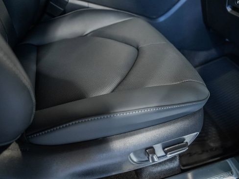 New 2026 Toyota Highlander Platinum image 39