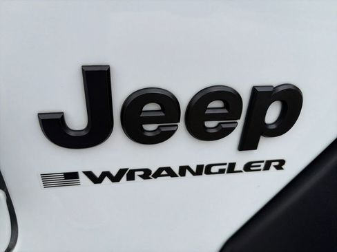 Used 2023 Jeep Wrangler Sport AWD/4WD image 9