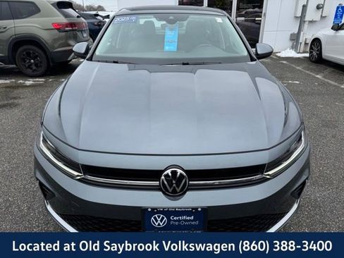 Certified 2025 Volkswagen Jetta SE image 4