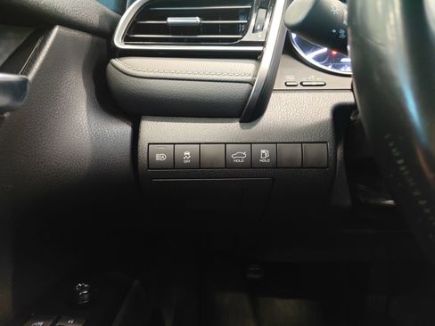 Used 2020 Toyota Camry SE FWD image 18