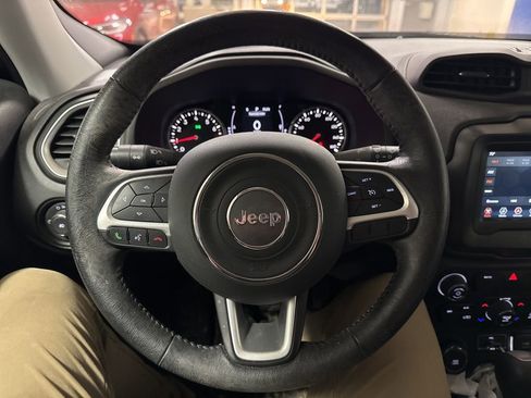 Used 2020 Jeep Renegade Latitude w/ Cold Weather Group image 3