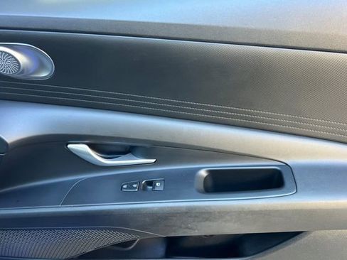 Used 2023 Hyundai Elantra SEL FWD image 20