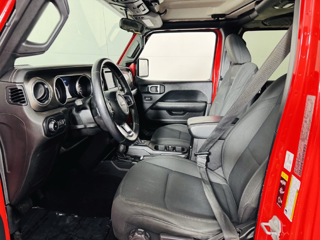 Used 2021 Jeep Wrangler Unlimited Sahara AWD/4WD image 6