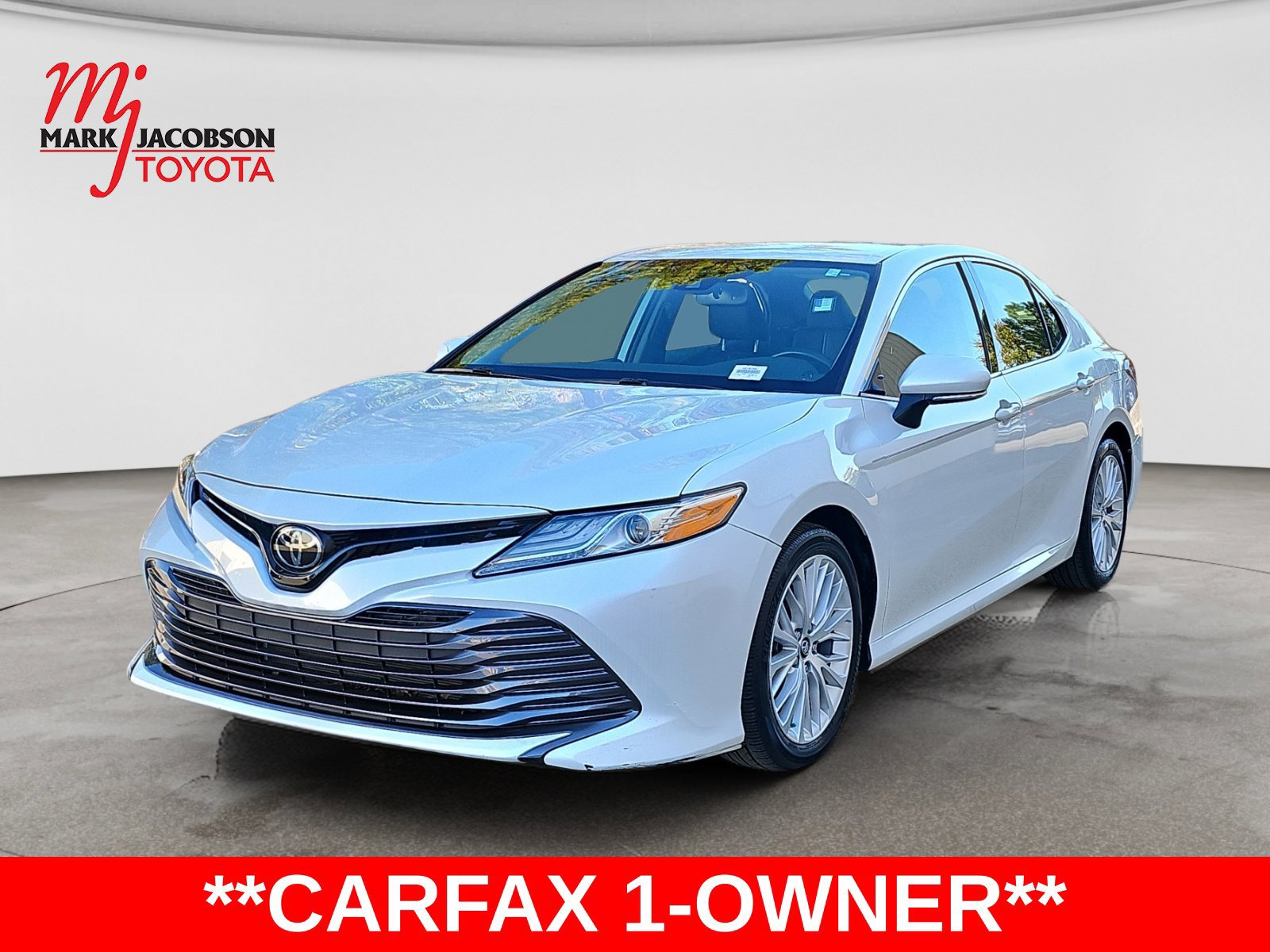 Used 2019 Toyota Camry XLE FWD image 1