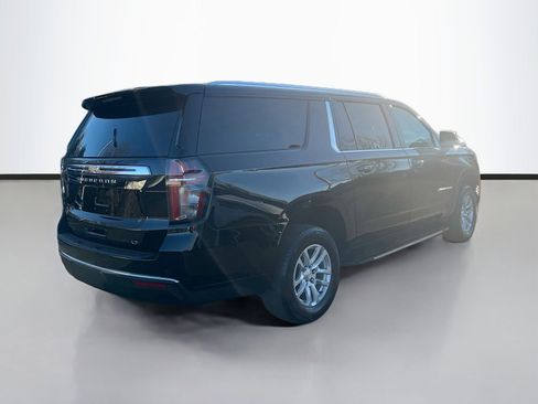 Used 2024 Chevrolet Suburban LT image 7