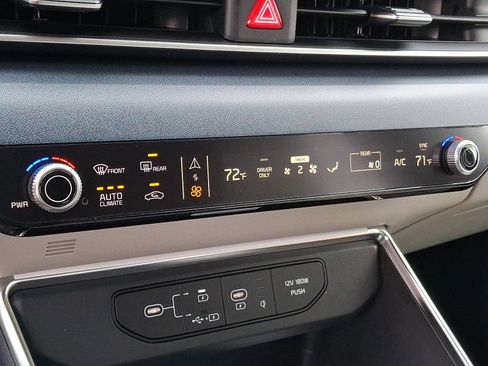 New 2026 Kia Carnival EX FWD image 8