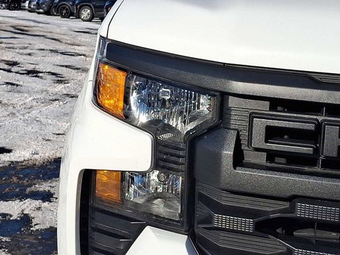 Used 2023 Chevrolet Silverado 1500 Custom image 9