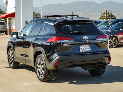 Certified 2023 Toyota Corolla Cross XLE w/ Convenience Package FWD image 5