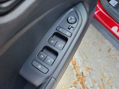 New 2025 Hyundai Venue Limited image 13