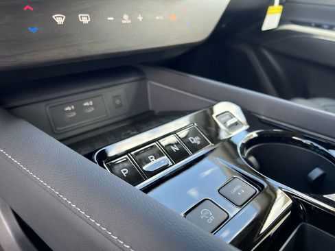 New 2025 Nissan Murano SV image 17