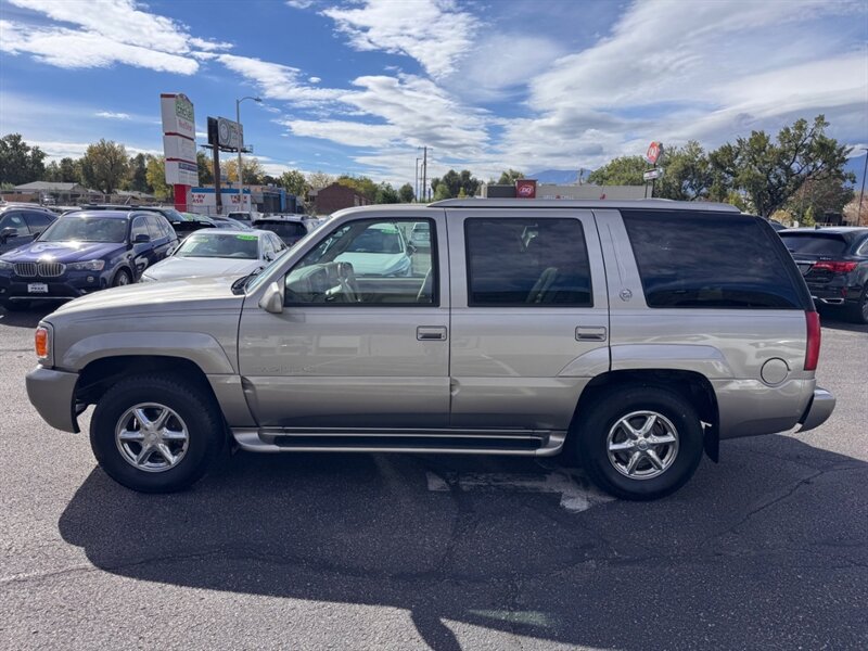 Used 2000 Cadillac Escalade 4WD image 4