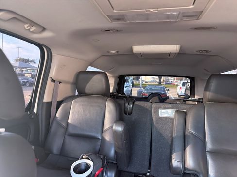 Used 2014 GMC Yukon XL Denali image 20
