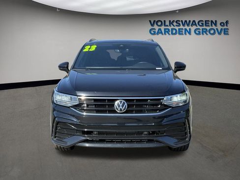 Used 2023 Volkswagen Tiguan SE R-Line image 2