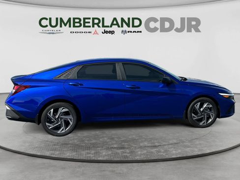 Used 2025 Hyundai Elantra Sport FWD image 7