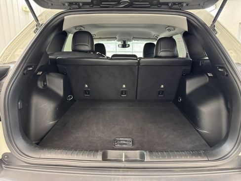 Used 2019 Jeep Cherokee Trailhawk w/ Cold Weather Group image 22