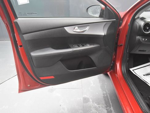 Certified 2023 Kia Forte LXS w/ LXS Technology Package image 8