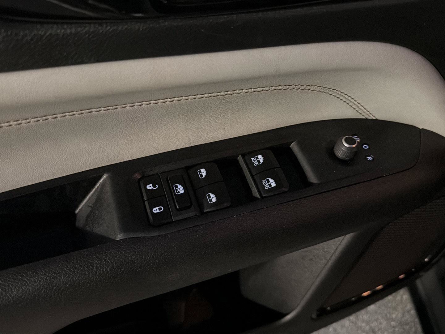 Used 2023 Jeep Compass Limited AWD/4WD image 30