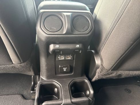 Used 2023 Jeep Gladiator Overland AWD/4WD image 36