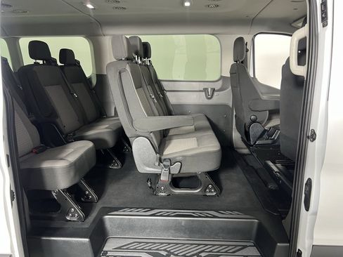 Used 2023 Ford Transit 350 XLT image 28