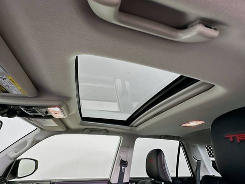 Certified 2024 Toyota 4Runner TRD Off-Road Premium w/ Moonroof Package AWD/4WD image 22
