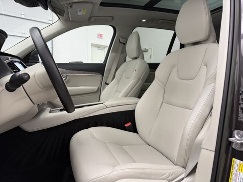 Certified 2023 Volvo XC90 B6 Plus w/ Protection Package Premier AWD/4WD image 13