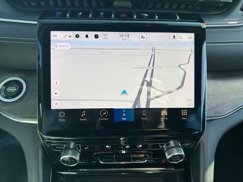 Used 2024 Jeep Grand Cherokee Overland w/ Luxury Tech Group IV image 32