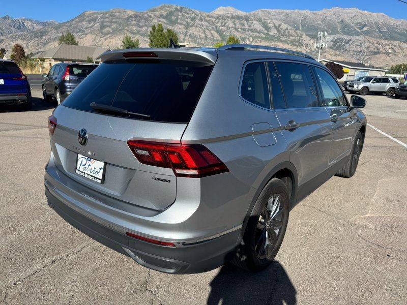 Used 2023 Volkswagen Tiguan SE AWD/4WD image 5