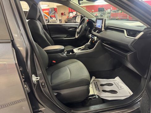 Certified 2024 Toyota RAV4 XLE AWD/4WD image 19