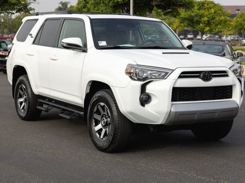 Certified 2024 Toyota 4Runner TRD Off-Road Premium w/ Moonroof Package AWD/4WD image 3