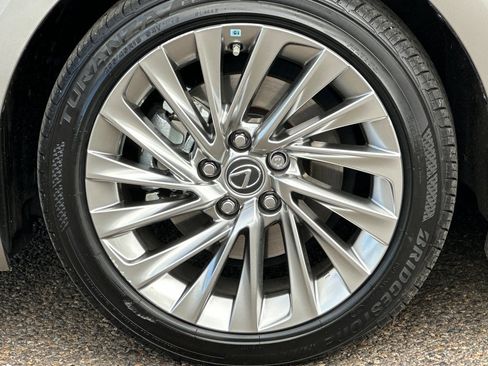 Used 2020 Lexus ES 300h w/ Luxury Package image 25