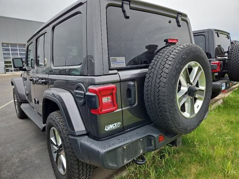 Used 2021 Jeep Wrangler Unlimited Sahara AWD/4WD image 5