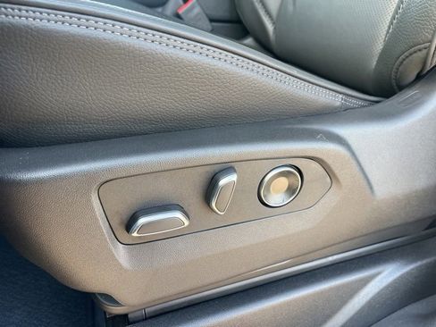 New 2026 GMC Yukon Denali w/ Sun & Power Step Package image 15