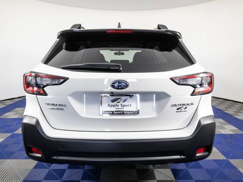 Used 2025 Subaru Outback Premium AWD/4WD image 6