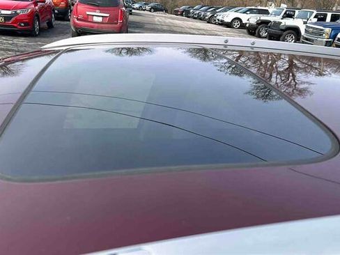 Used 2018 Honda CR-V Touring image 16